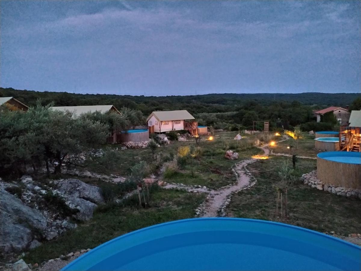 Prima Insula Glamping Hotell Brusici Eksteriør bilde
