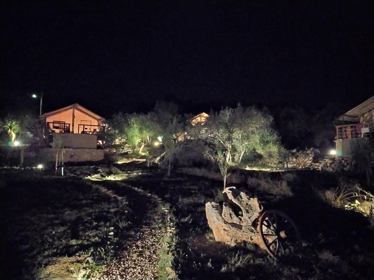 Prima Insula Glamping Hotell Brusici Eksteriør bilde