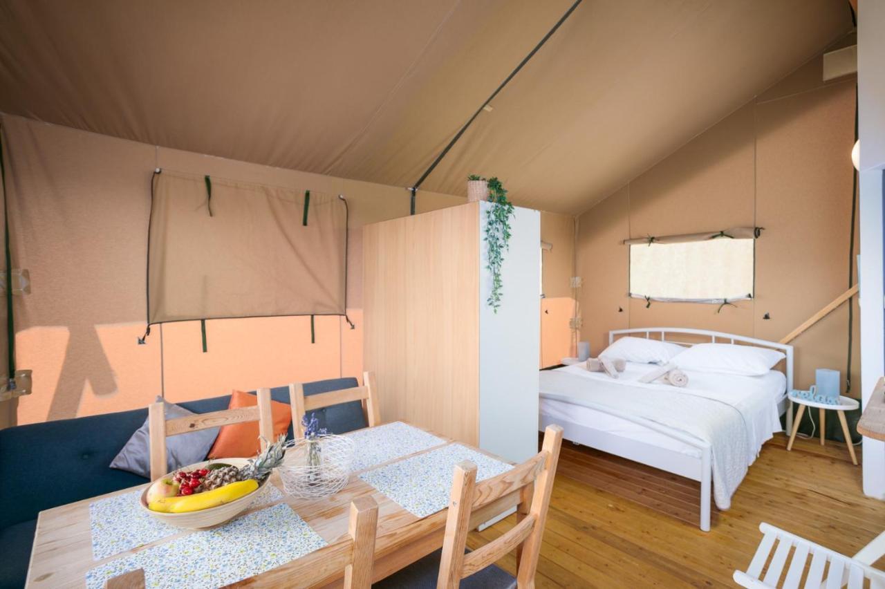 Prima Insula Glamping Hotell Brusici Eksteriør bilde