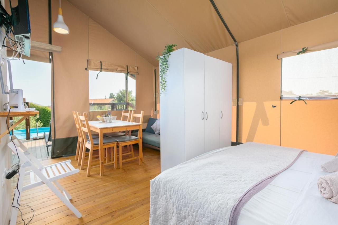 Prima Insula Glamping Hotell Brusici Eksteriør bilde
