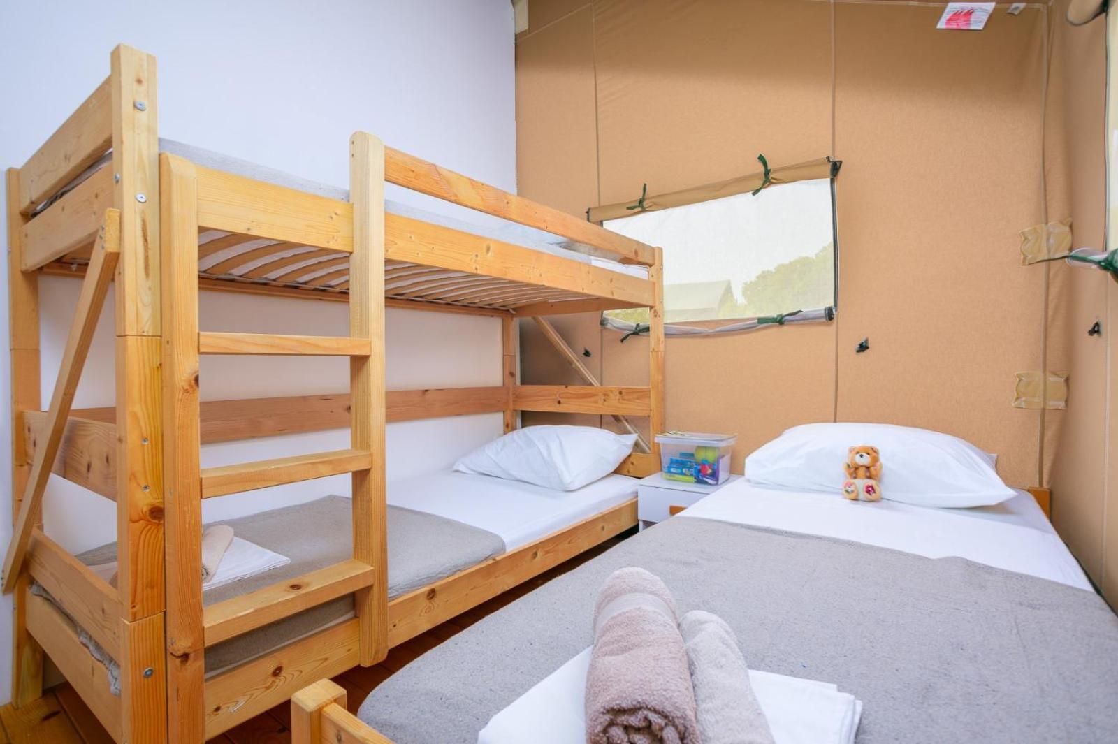 Prima Insula Glamping Hotell Brusici Eksteriør bilde