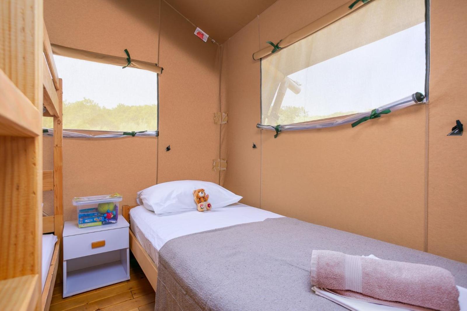 Prima Insula Glamping Hotell Brusici Eksteriør bilde