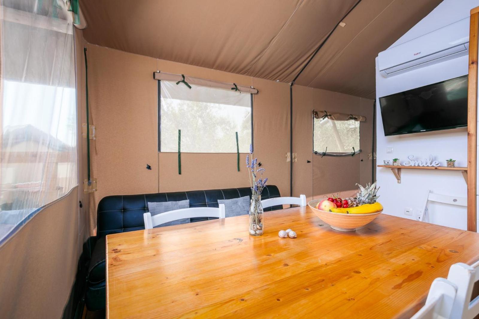 Prima Insula Glamping Hotell Brusici Eksteriør bilde